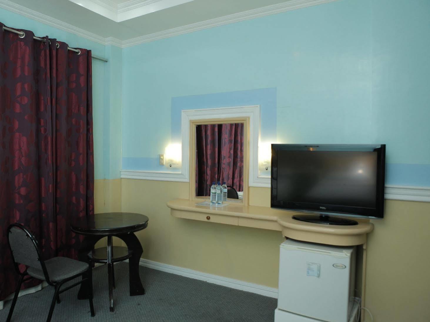 Golden Palace Hotel Tagum Екстер'єр фото